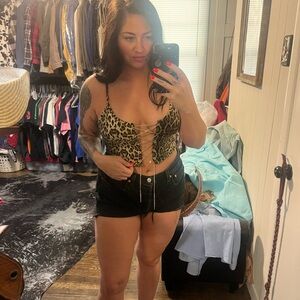 Leopard crop top